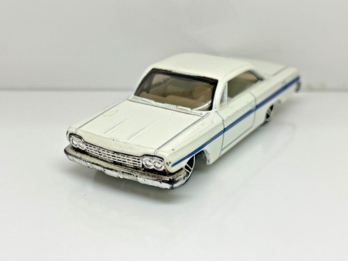 Hot wheels 1963 chevy impala - hot,